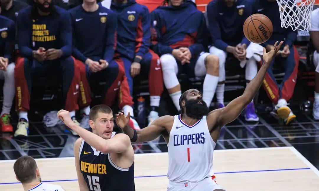 快船主帅寄语球员团结一心，迎战强敌的简单介绍