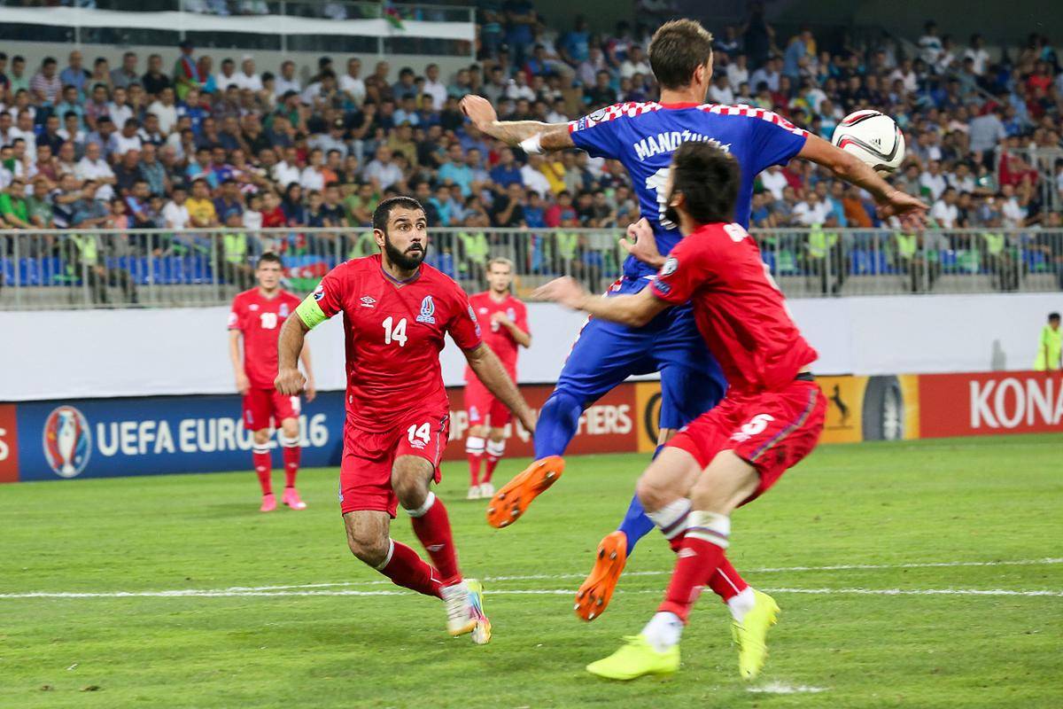 包含欧洲豪门再度交锋，赛场上精彩不断的词条