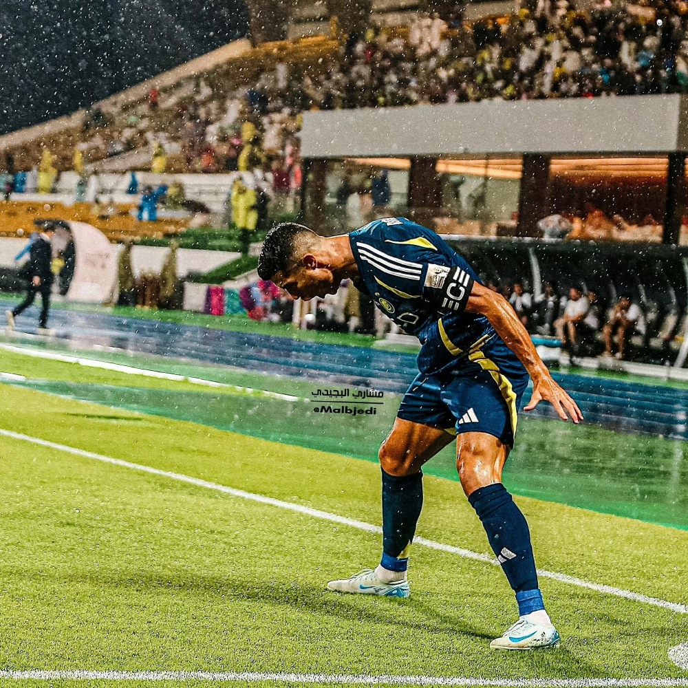 关于皇马遭遇争议红牌，C罗乘势反超比分完成逆转的信息